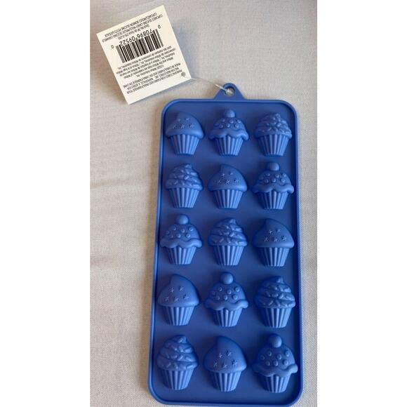 Wilton Silicone Candy Mold - Cupcakes - 15 ct Blue Mold - NWT - Picture 2 of 4